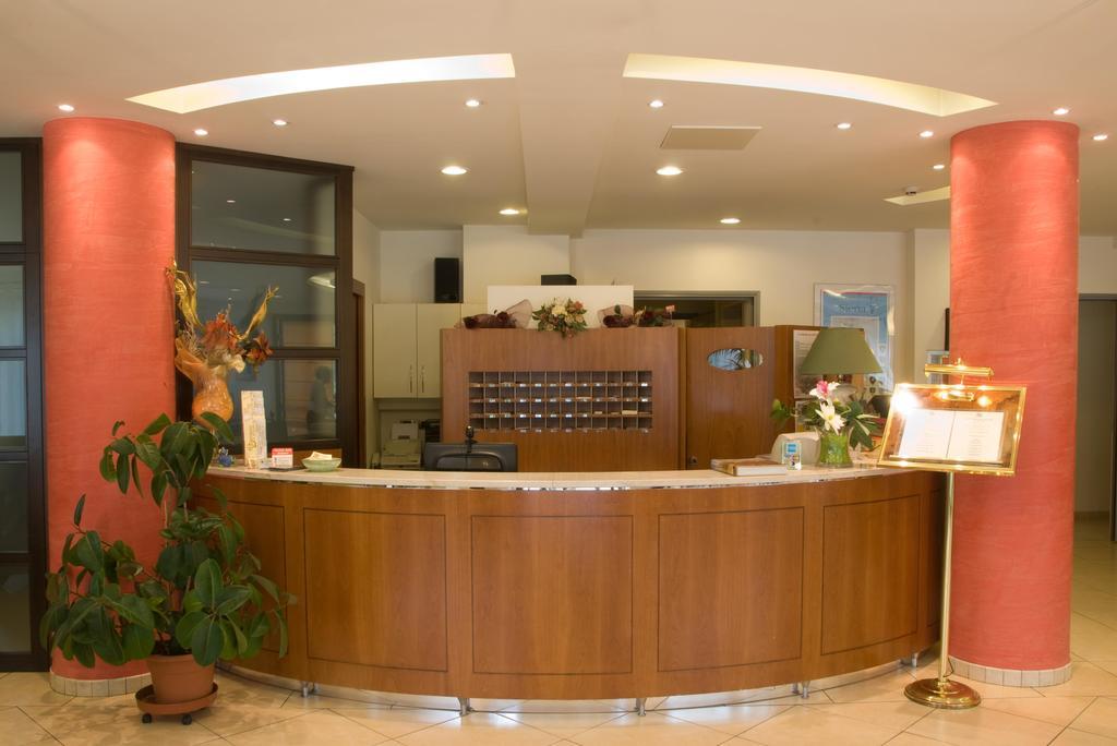 Palace Hotel Due Ponti Сиена Экстерьер фото